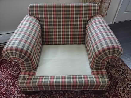 Photo of free Oversize Chair (Downtown Longmont, Emery st) #4
