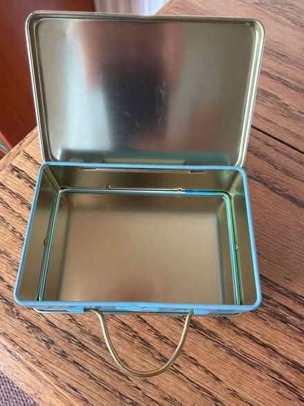 Photo of free Tin box with carry handle approx 4” x 3” (Welling DA16) #2