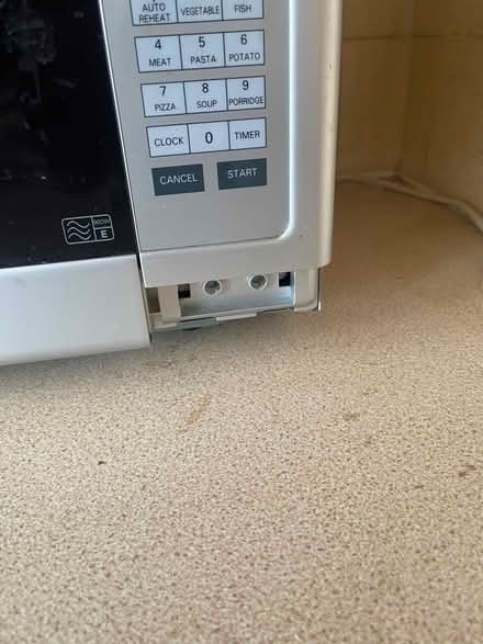 Photo of free Microwave (South Ockendon RM15) #3