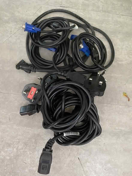 Photo of free Computer cables (L14 Dovecot) #1