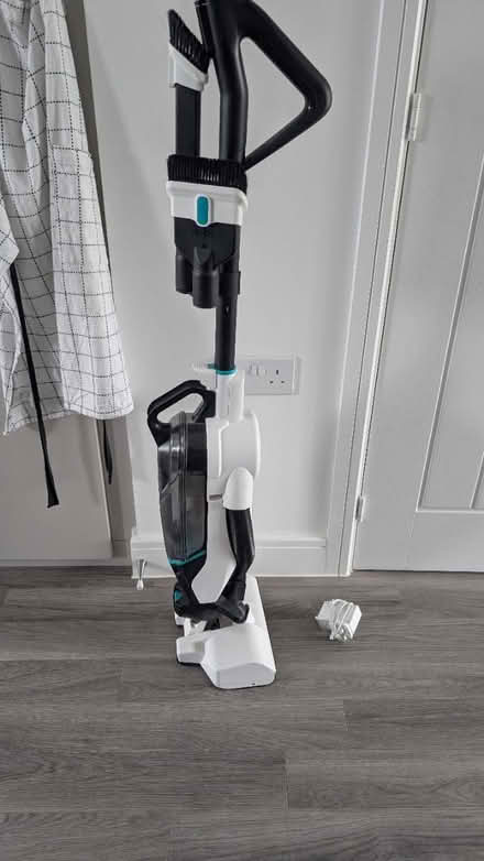 Photo of free Cordless upright vacuum cleaner (Aylesbury, HP18) #4