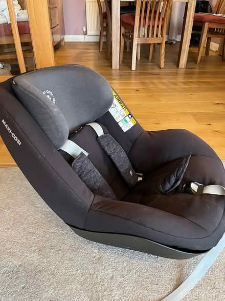 Photo of free Child’s car sear 0 - 15 mths (Levens) #2