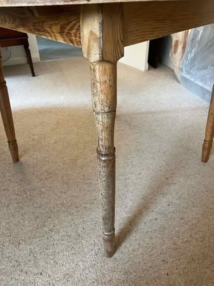 Photo of free Pine table (2 - 4 people) (Henley-on-Thames RG9) #4