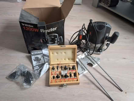 Photo of free Woodworking router and bits (Deer Park OX28) #1