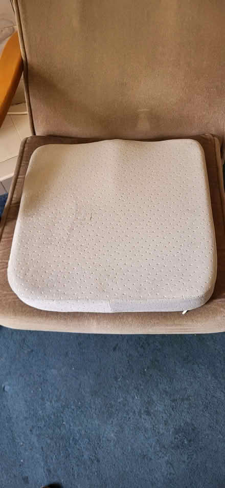 Photo of free A selection of cushions (Risinghurst OX3) #3