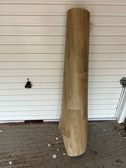 Photo of free vinyl flooring (Clewer Green SL4) #1