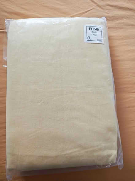 Photo of free King size flat brushed sheets (Great Sutton CH66) #2