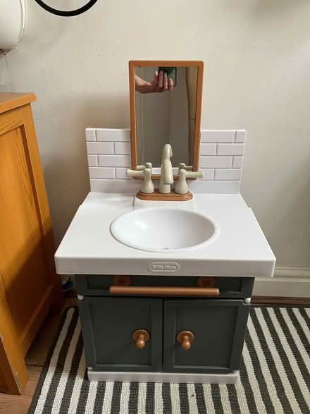 Photo of free Children’s Little Tikes Sink (NOT WORKING) (Downham Market PE38) #1