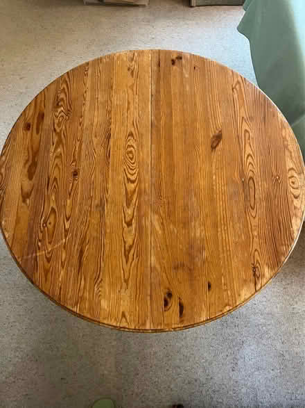 Photo of free Pine table (2 - 4 people) (Henley-on-Thames RG9) #2