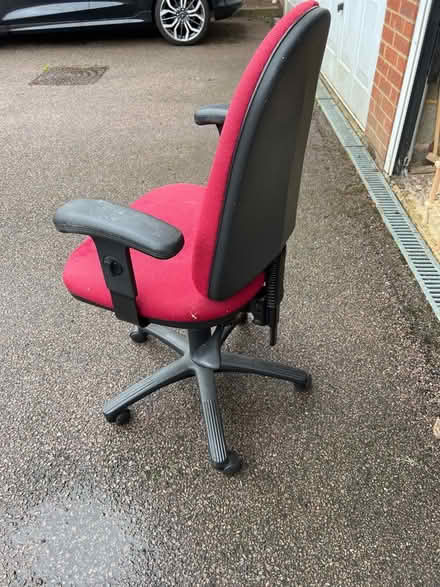 Photo of free Red office chair, quite worn (Chells Manor SG1) #2