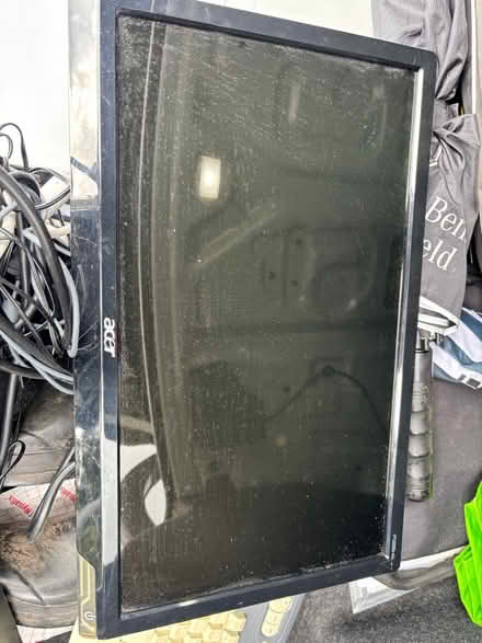 Photo of free PC screen & HD box (Ramsbottom BL0) #1