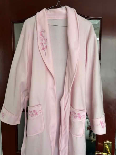 Photo of free Ladies Pink Dressing Gown (Stanford-le-Hope SS17) #2