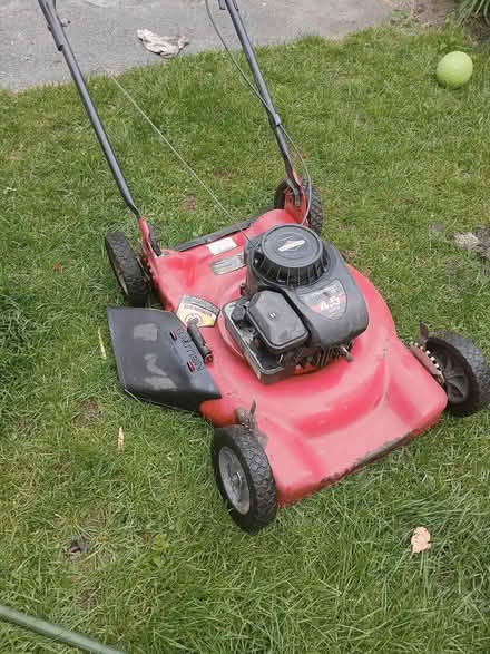 Photo of free Lawn mower (Sunnyside Ave, Ottawa.) #1