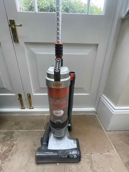Photo of free Vax vacuum cleaner (Reigate) #1