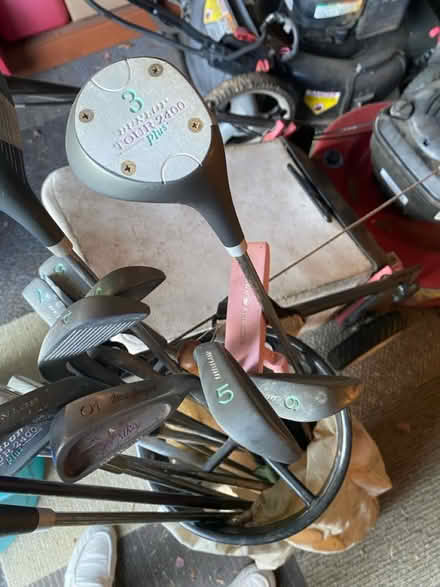 Photo of free Women’s golf clubs (Lindenhurst south of Hoffman) #4