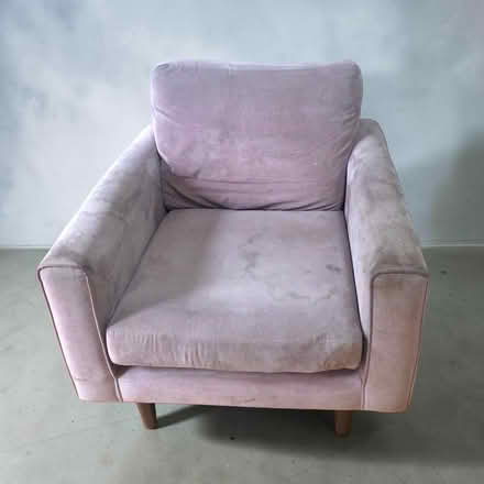 Photo of free Large Armchair needs cleaned (Rutherglen G73) #3