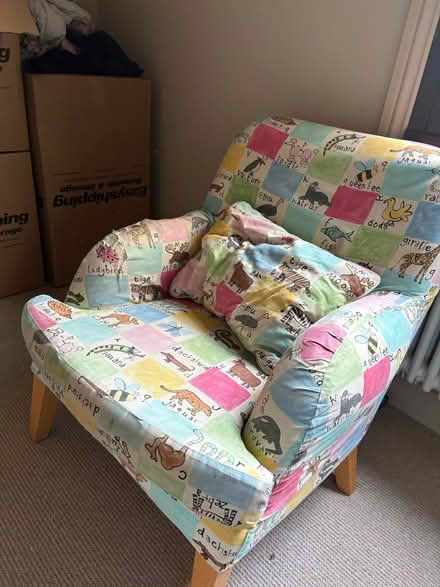 Photo of free Patterned armchair (E7 9ej) #1