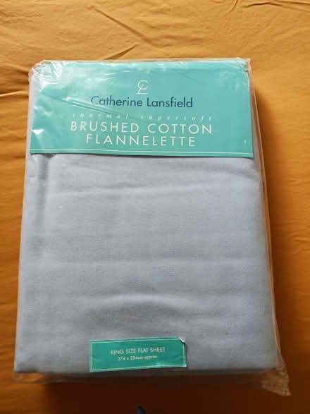 Photo of free King size flat brushed sheets (Great Sutton CH66) #4