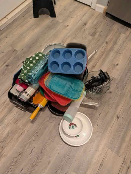 Photo of free Kitchen Items (Southern and Unser) #2