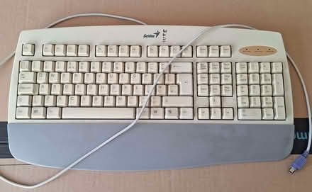 Photo of free PS/2 Keyboard (Northenden M22) #2