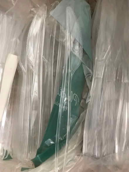 Photo of free 3 packs of plastic knives (South Kensington SW3) #2