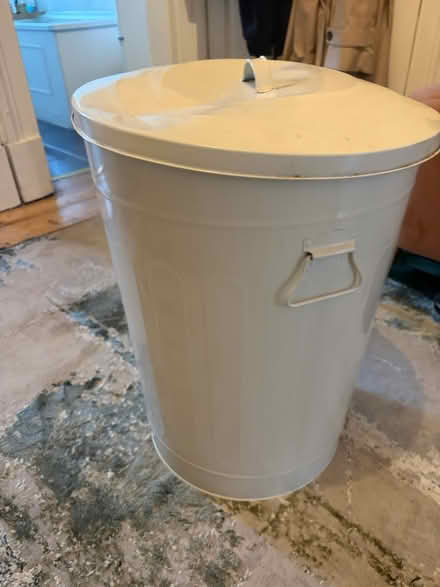 Photo of free Large retro white bin (Shawlands G41) #1