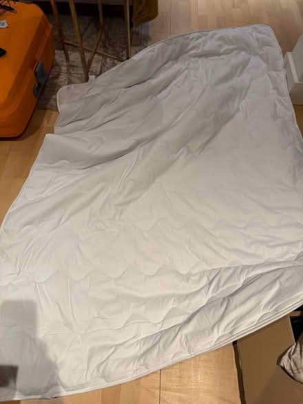 Photo of free Mattress topper (SE1 3LD) #3