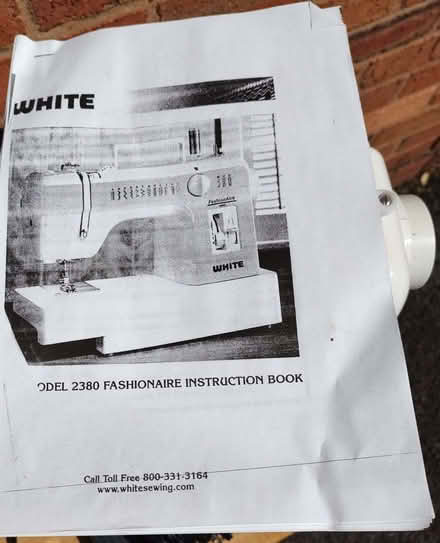 Photo of free Sewing Machine - 120 Volt / 60 Hz - Canadian/American (Franche DY11) #4