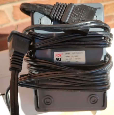 Photo of free Sewing Machine - 120 Volt / 60 Hz - Canadian/American (Franche DY11) #2
