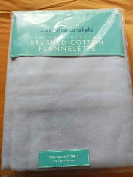 Photo of free King size flat brushed sheets (Great Sutton CH66) #3