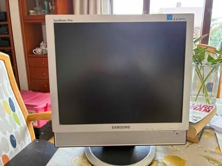 Photo of free Samsung Monitor (Wantage OX12) #1