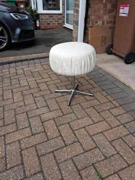 Photo of free Stool (Wollaton ng8) #1