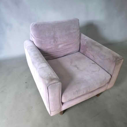 Photo of free Large Armchair needs cleaned (Rutherglen G73) #2