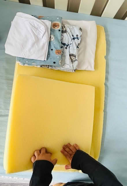 Photo of free Baby duvet and pillow (Morden SM4) #2