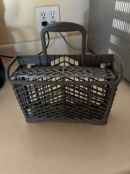 Photo of free Dishwasher utensils caddy (East Nob Hill) #1
