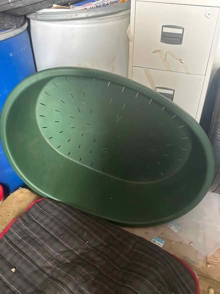Photo of free Large dog bed. Good cond (Se6 2ha) #1