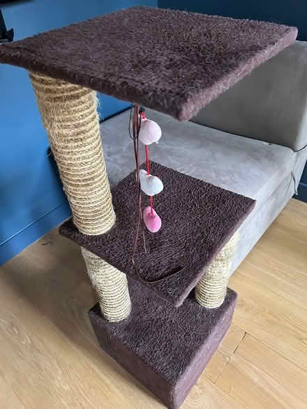 Photo of free Cat scratching tower (Ifold RH14) #2
