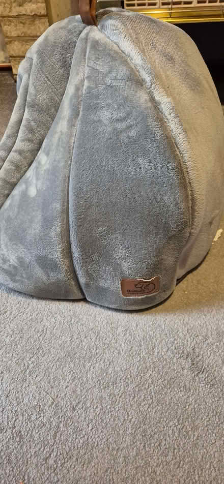 Photo of free Cat/small pet bed (Shepherds Bush W12) #2