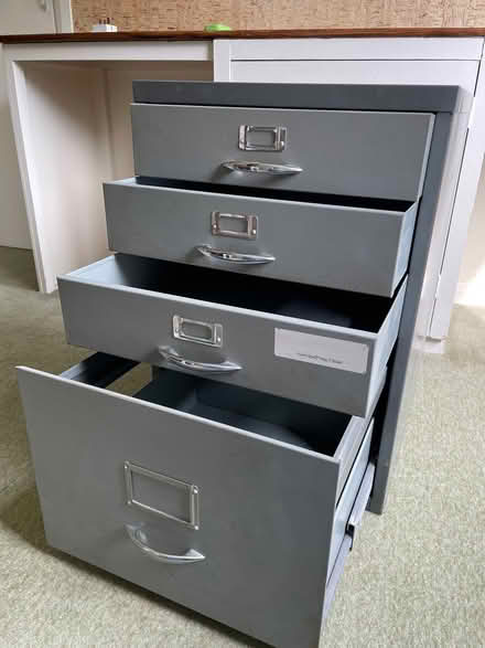 Photo of free 4 drawer grey metal filing cabinet (Bosham PO18) #3