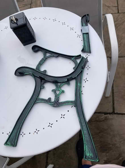 Photo of End of a Cast iron bench (Manor Top S12) #1