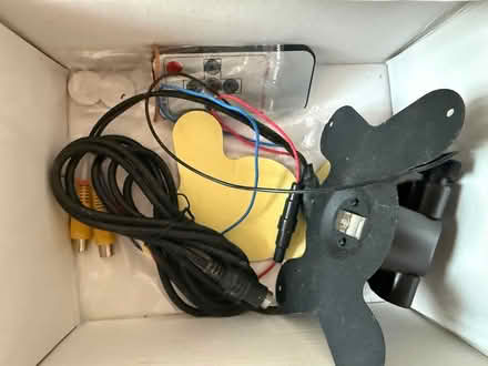 Photo of free TFT LED colour monitor untested (Salford M30) #2