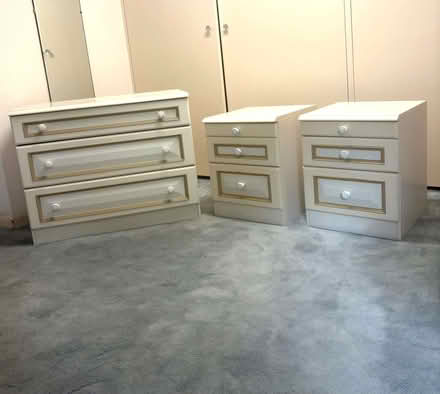 Photo of free Chest of Drawers with two bedside drawers (Devoran TR11) #1
