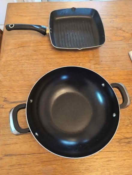 Photo of free 2 pans (BN1) #1