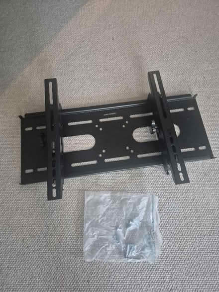 Photo of free TV wall mount (Warton LA5) #1