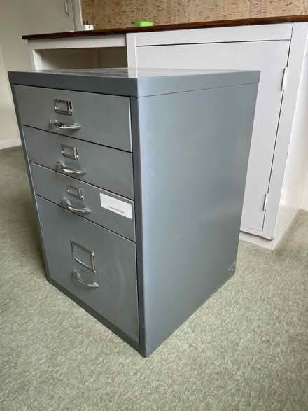 Photo of free 4 drawer grey metal filing cabinet (Bosham PO18) #2