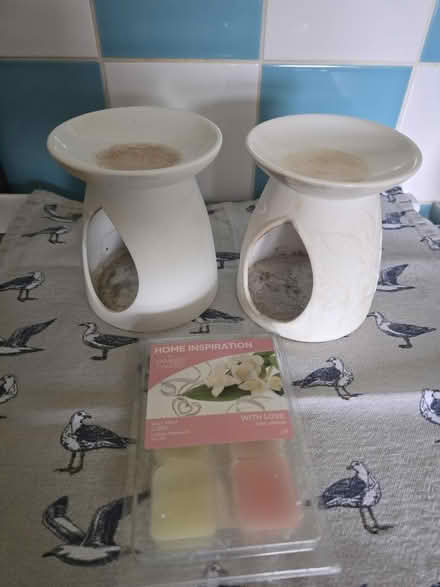 Photo of free 2 Yankee candle wax melt burners (Winchmore Hill HP7) #1
