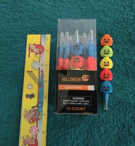 Photo of free Halloween Jack-o'-lantern Crayons (West 7th) #1