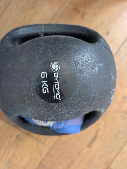 Photo of free 6kg medicine ball (L18) #1