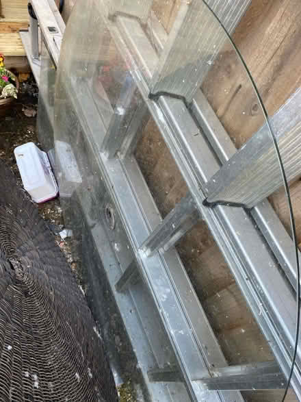 Photo of free Garden round table and glass top (Newport Pagnell MK16) #2