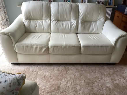 Photo of free leather settee (Benfleet/Hadleigh SS7) #1